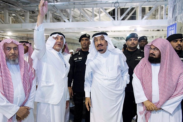Tragedi Crane Masjidilharam, Raja Saudi Hukum Bin Laden Group