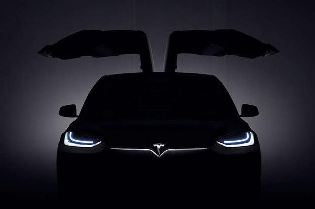 Tesla Model X Hadir dengan Pintu Sayap Falcon