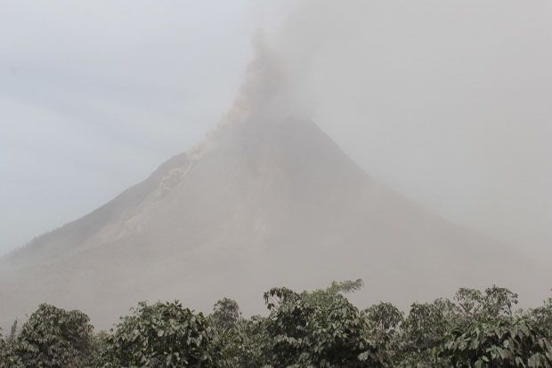 Kabut Asap Ganggu Pengamatan Gunung Sinabung
