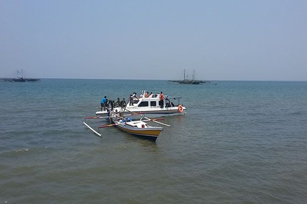 Nelayan Lihat Benda Mirip Badan Pesawat di Teluk Bone