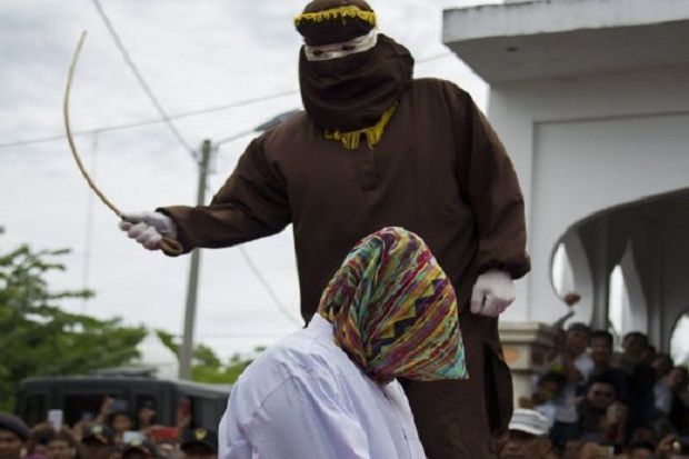 HRW Soroti Kasus 2 Wanita Ditangkap di Aceh karena Pelukan