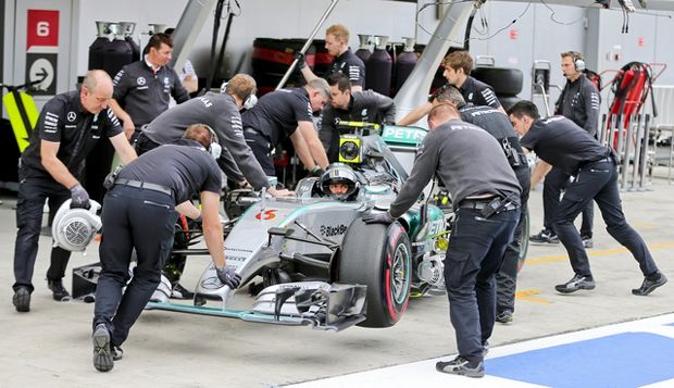 Mercedes Pastikan Start Terdepan di GP Rusia