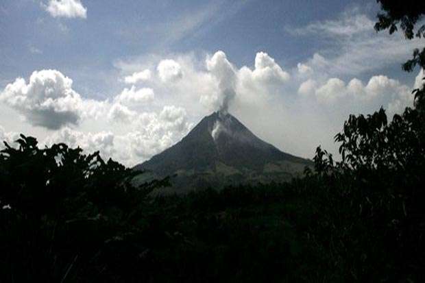 Tolak Eksplorasi Gunung Lawu, Bupati Surati Kementerian ESDM