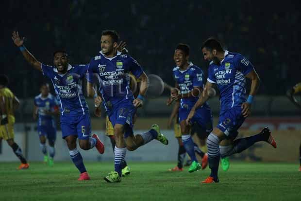 Persib Bandung Siap Rebut Trofi, Asah Tendangan Penalti