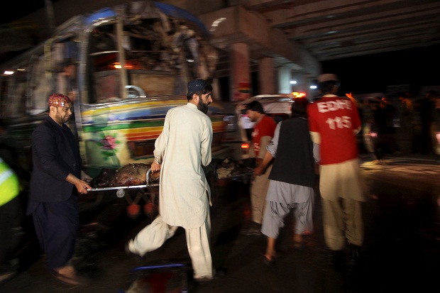 Bus Penuh Penumpang Meledak di Pakistan, 11 Tewas