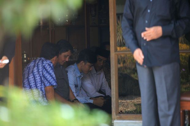 Nenek Jokowi Dimakamkan di TPU Dusun Mundu