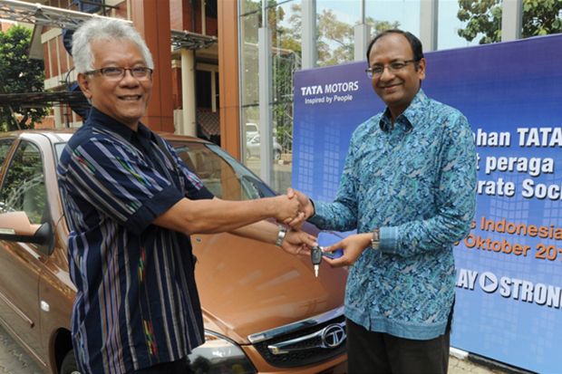 Tata Motors Sumbang 1 unit Tata Indigo ke Universitas Indonesia