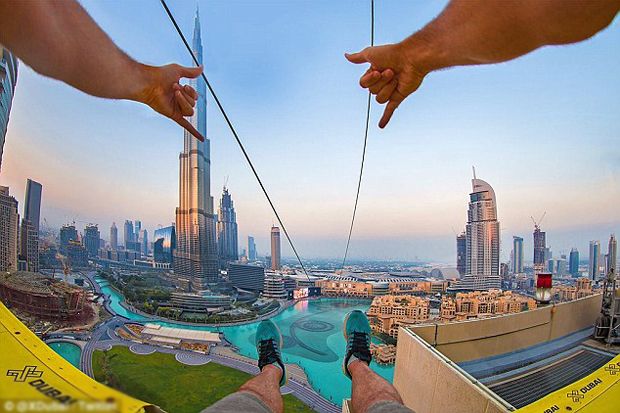 Nikmati Xline Zip Wire, Flying Fox dari Atas Dubai Mall