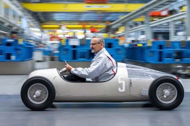 Audi Ciptakan Mobil 3D