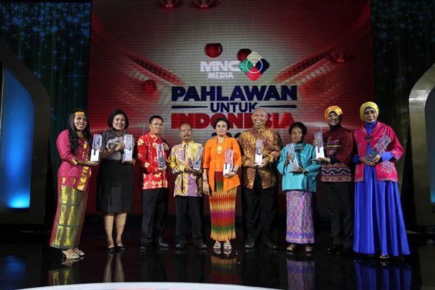 Kapolri & Sejumlah Menteri Hadiri Anugerah Pahlawan untuk Indonesia