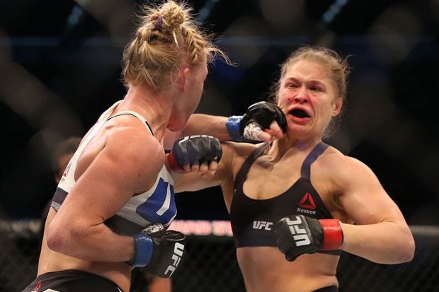 Usai Terkapar, Ronda Rousey Bilang Dirinya Baik-baik Saja