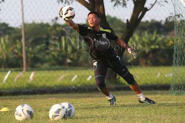 Beranikah Pelatih Surabaya United Parkir Pitoy?
