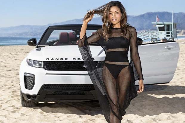 Wanita James Bond Jadi Model Land Rover
