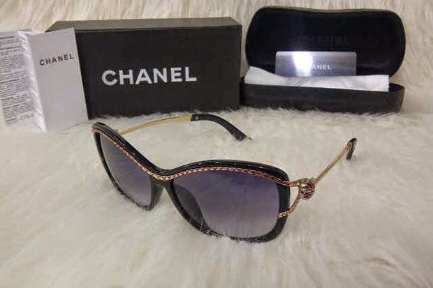 Kacamata Label Chanel Bisa Dibeli Secara Online