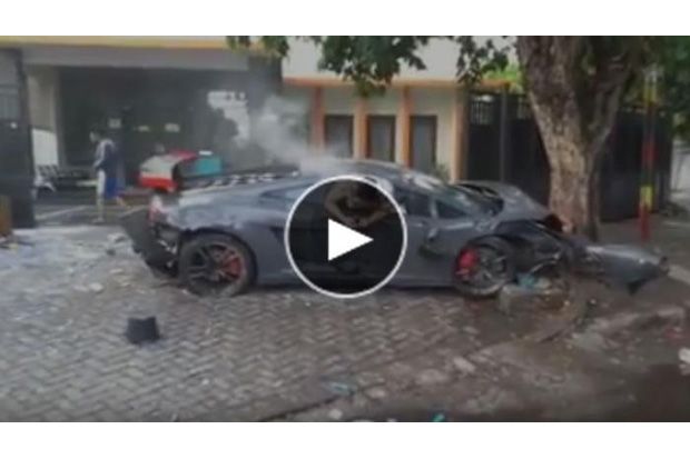 Faktor Pengemudi Penyebab Kecelakaan Lamborghini di Surabaya