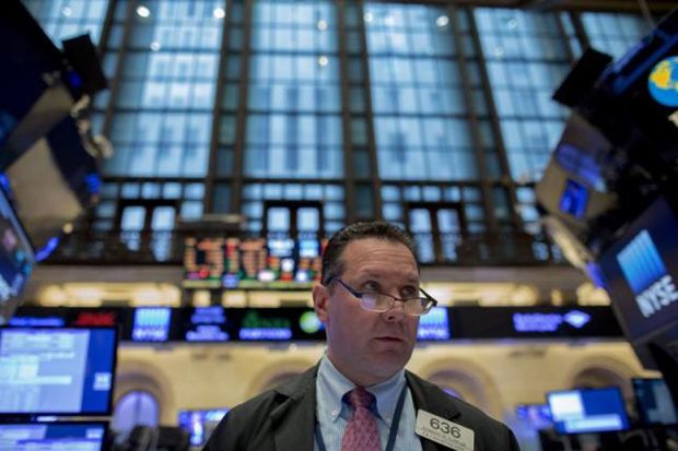 Wall Street Tergelincir Ditekan Saham Kesehatan