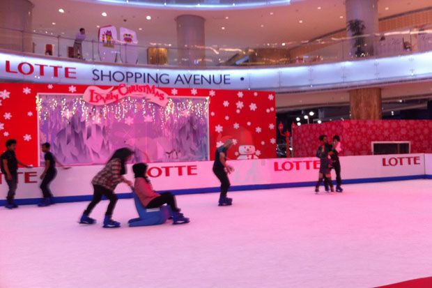 Sambut Natal, Lotte Shopping Avenue Hadirkan Wahana Seluncur Es