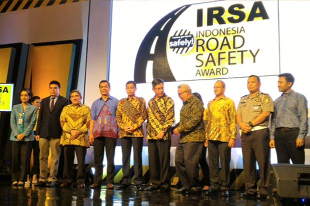 Adira Gelar Indonesia Road Safety Award 2015 Kurangi Angka Kecelakaan