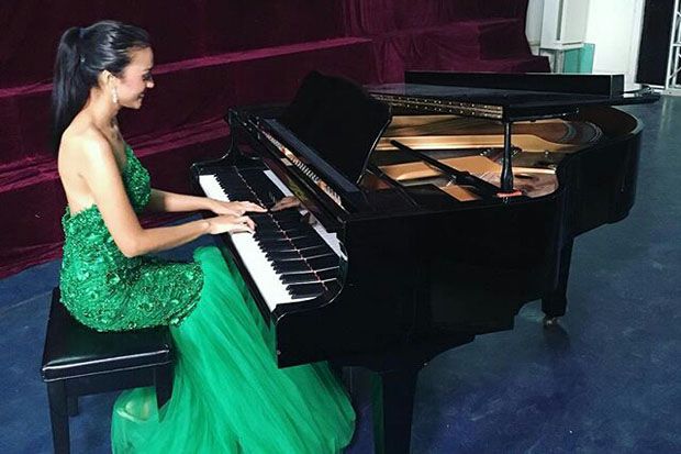 Miss Indonesia Unjuk Kebolehan Main Piano di Miss World 2015