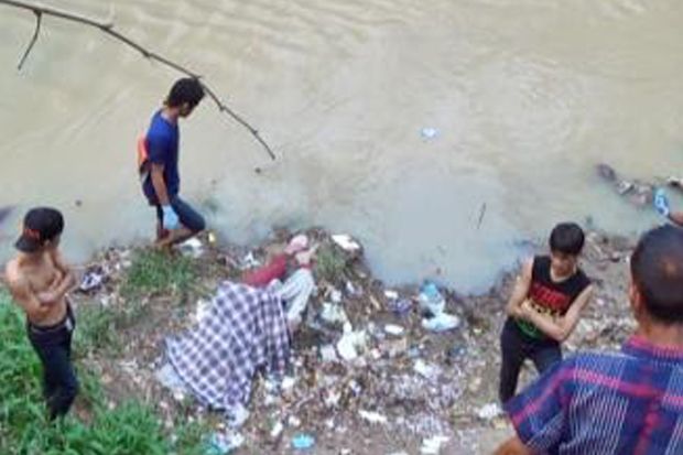Mayat Wanita Setengah Telanjang Hanyut di Sungai Cibanten