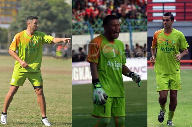 Surabaya United Depak Tiga Pilar