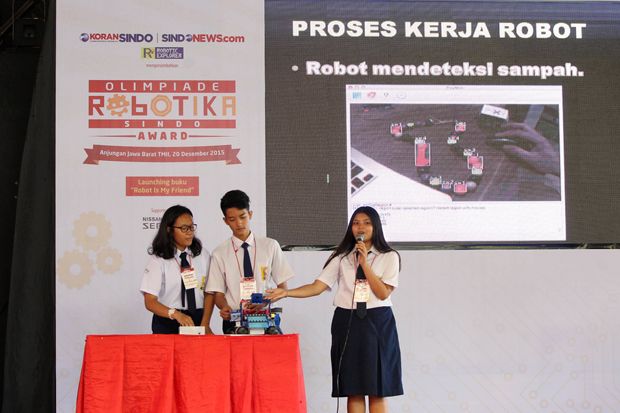 Robot Pembersih Sungai dan Robot Perpustakaan Sabet Juara