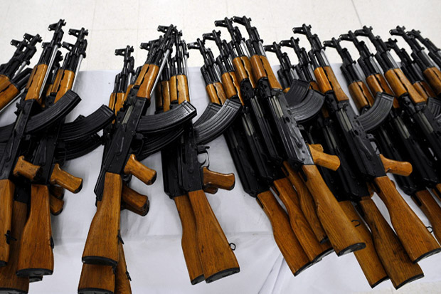Rusia Serahkan 10.000 Senapan AK-47 untuk Afghanistan
