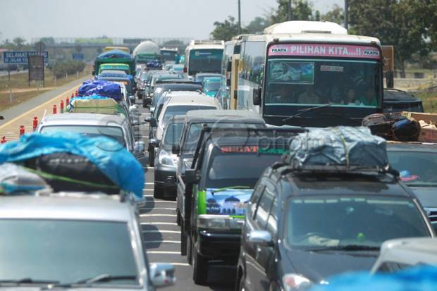 Urai Kemacetan Jalur Wisata, Polres Subang Alihkan Arus Lalin