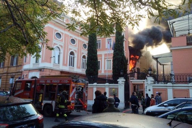 Diplomat Korban Kebakaran KBRI Roma Meninggal Dunia