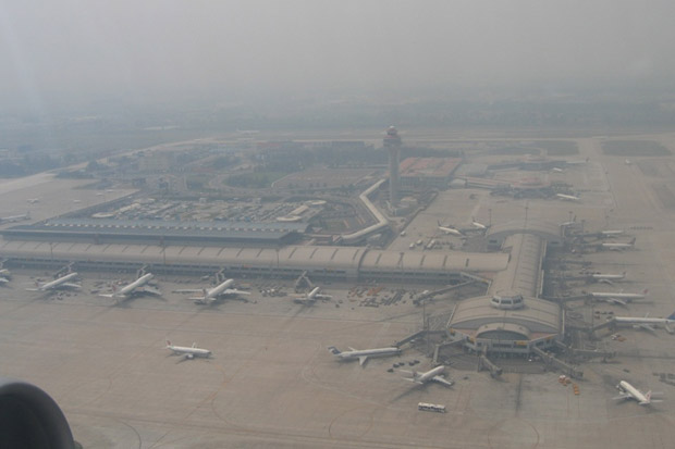 Akibat Polusi, China Batalkan 220 Penerbangan