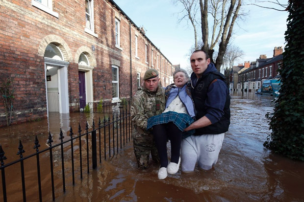 Hujan Lebat Picu Banjir di Utara Inggris