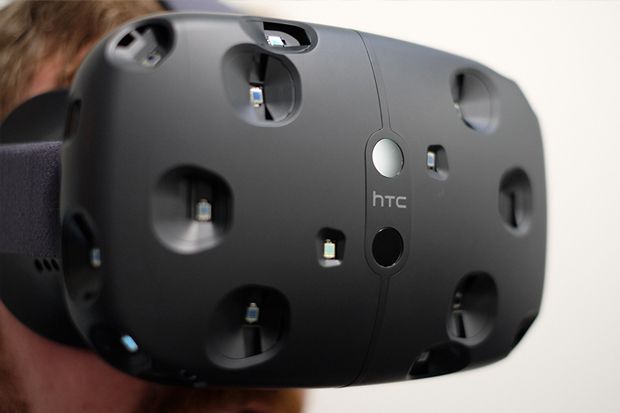 HTC Pasarkan Perangkant Virtual Reality Kerjasama dengan Warnet