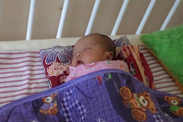 Bayi Laki-Laki Tampan Dibuang di Halaman Rumah Warga