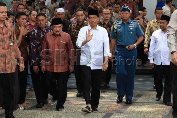 Presiden Jokowi Seorang Diri Melayat ke Kediaman Pramono Anung