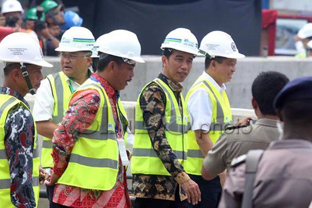 Jokowi Desak Proyek Infrastruktur Digarap Kontraktor Lokal