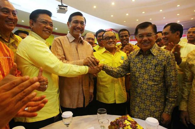 Alasan Jokowi Panggil Agung Laksono dan Ical ke Istana