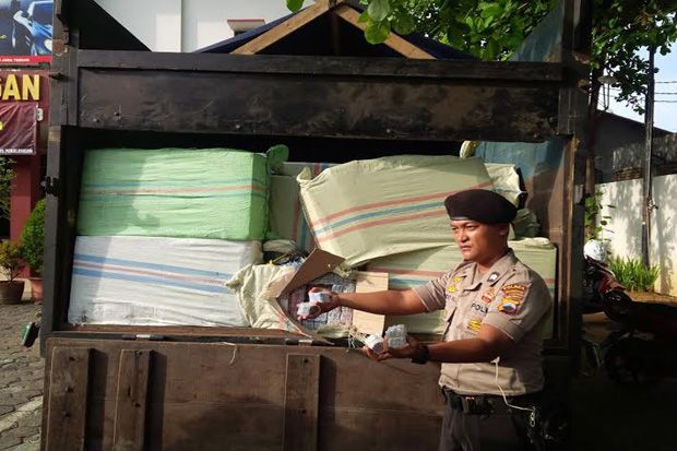 Angkut Satu Ton Petasan, Truk Diamankan