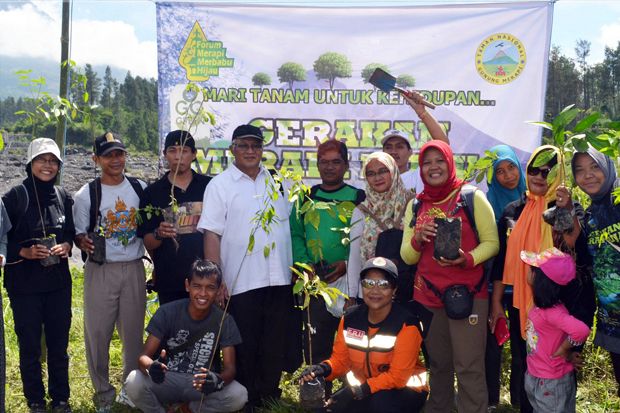 Yayasan AHM Hijaukan Kawasan Merapi dan Merbabu