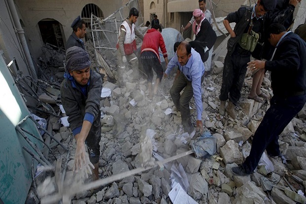 Serangan Saudi Hantam Kantor Polisi Yaman, Puluhan Tewas