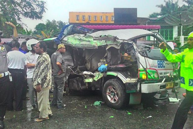 Kecelakaan Maut di Jalinsum, Empat Tewas dan 12 Terluka