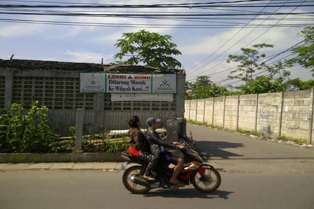 Spanduk Tolak Penyuka Sesama Jenis Mejeng di Bandung