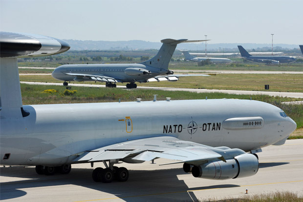 Perangi ISIS, AS Minta NATO Kirim Pesawat Pengintai