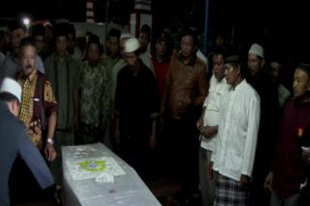 Jenasah Agus Susanto Korban Kapal Tenggelam di Malaysia Dimakamkan di Kendal