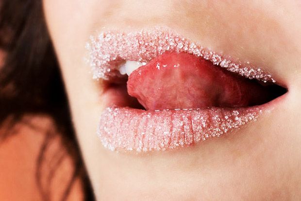 4 Tips Mencerahkan Bibir Gelap dengan Bahan Rumahan