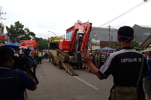 Alat Berat Didatangkan untuk Evakuasi Pesawat Tucano yang Jatuh