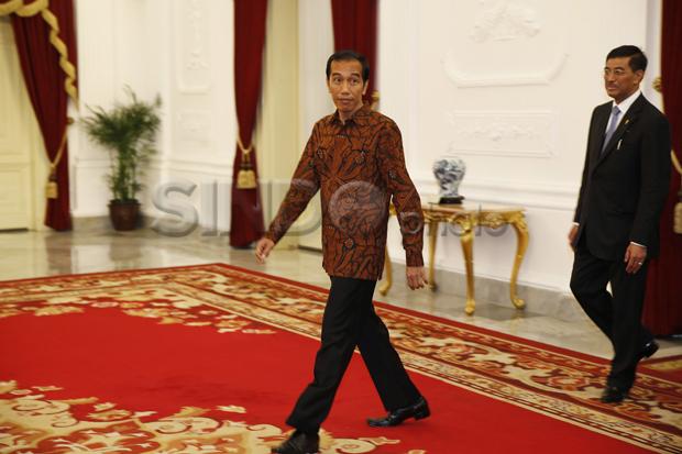 Jokowi Lantik Tujuh Gubernur dan Wakil Gubernur di Istana