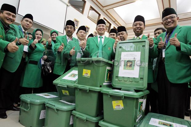 PPP Djan Faridz Apresiasi Langkah Mbah Moen Silaturahmi ke Jokowi