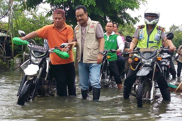 Banjir Belum Surut,  Jalan Raya Porong Masih Lumpuh