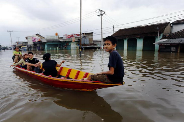 Banjir Porong Surut, Jalan dan Rel Kereta Masih Ditutup