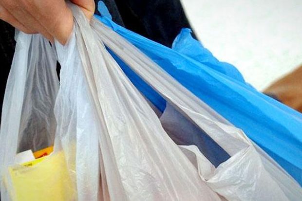 Kurangi Limbah Plastik, Konsumen Wajib Bayar Kantong Plastik